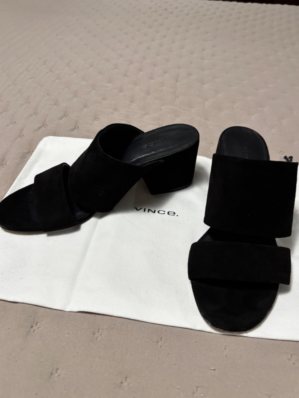Vince Charleen Black Suede Slip On Sandals sz 8